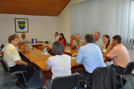 KNOBLEHARJEVO 2012 - Otvoritev ceste in pločnika do osnovne šole Frana Metelka